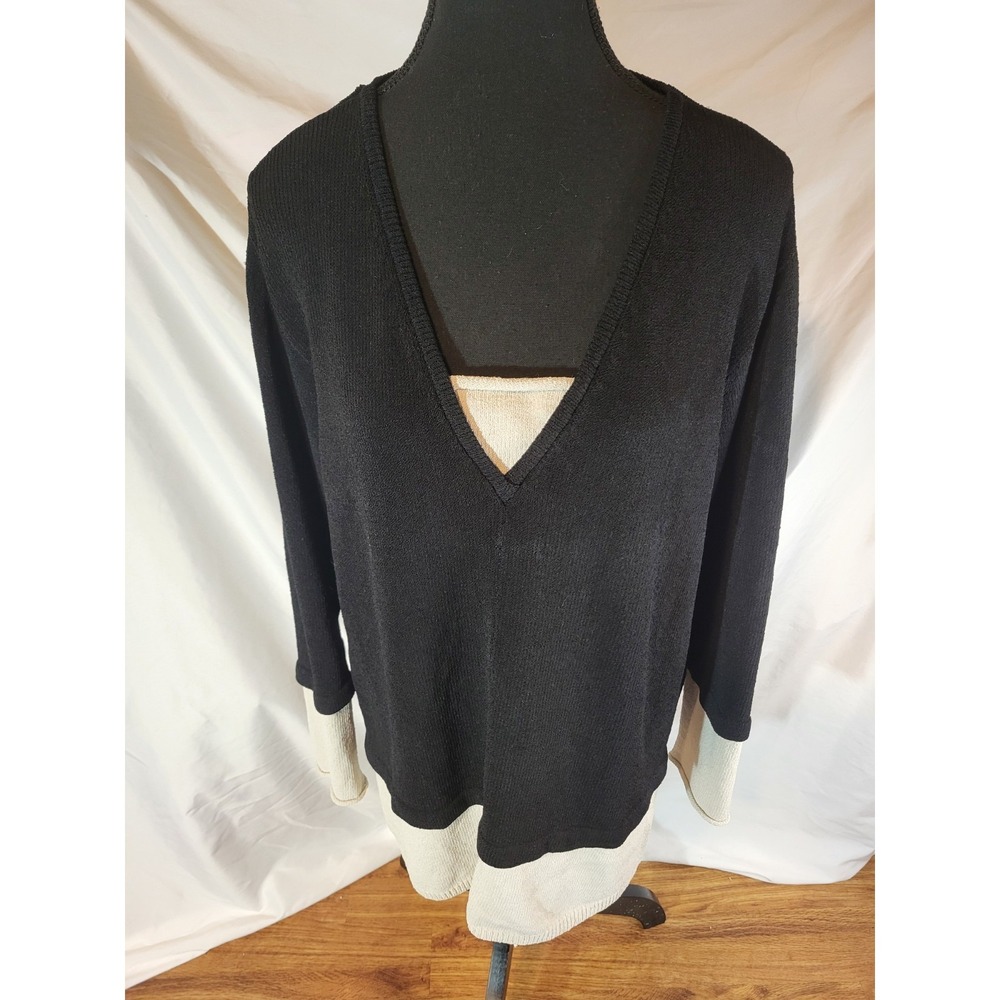 Duna Handloomed In California Cream & Black Sweater Size Large